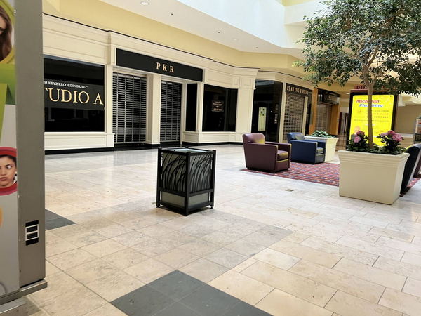 Lansing Mall - Aug 13 2022